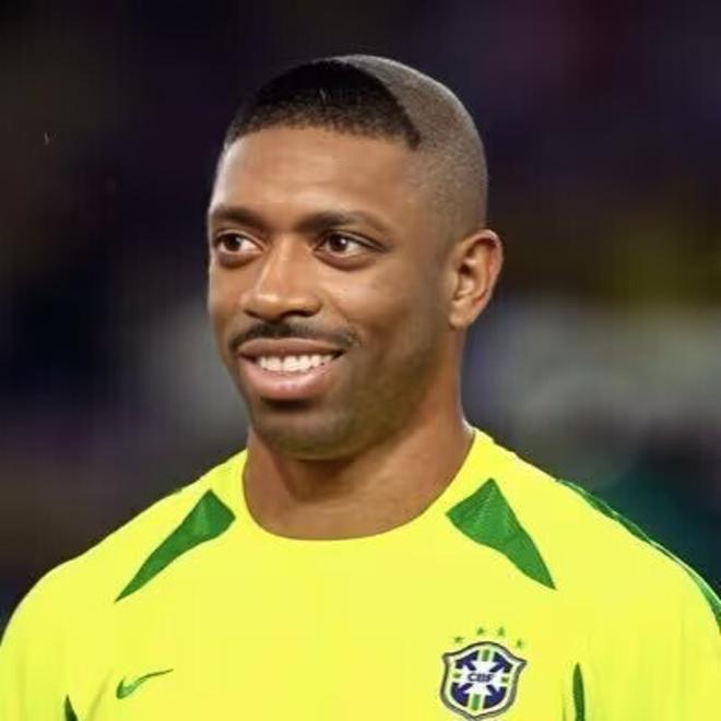 爱游戏体育-巴黎圣日耳曼前途光明！，阿扎伦卡新星刷新纪录表现突出比赛高潮迭起(传奇特工加西亚)