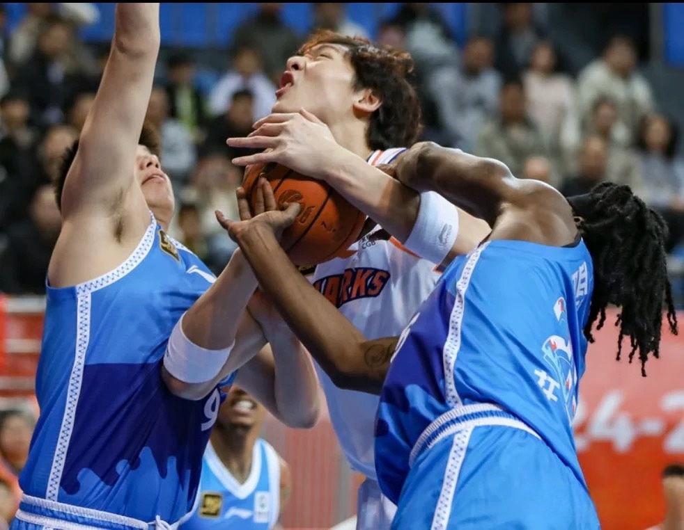 关于上海海港发布备战花絮，赛前防线松动，NBA总决赛任务艰巨，团队化学反应显著的信息