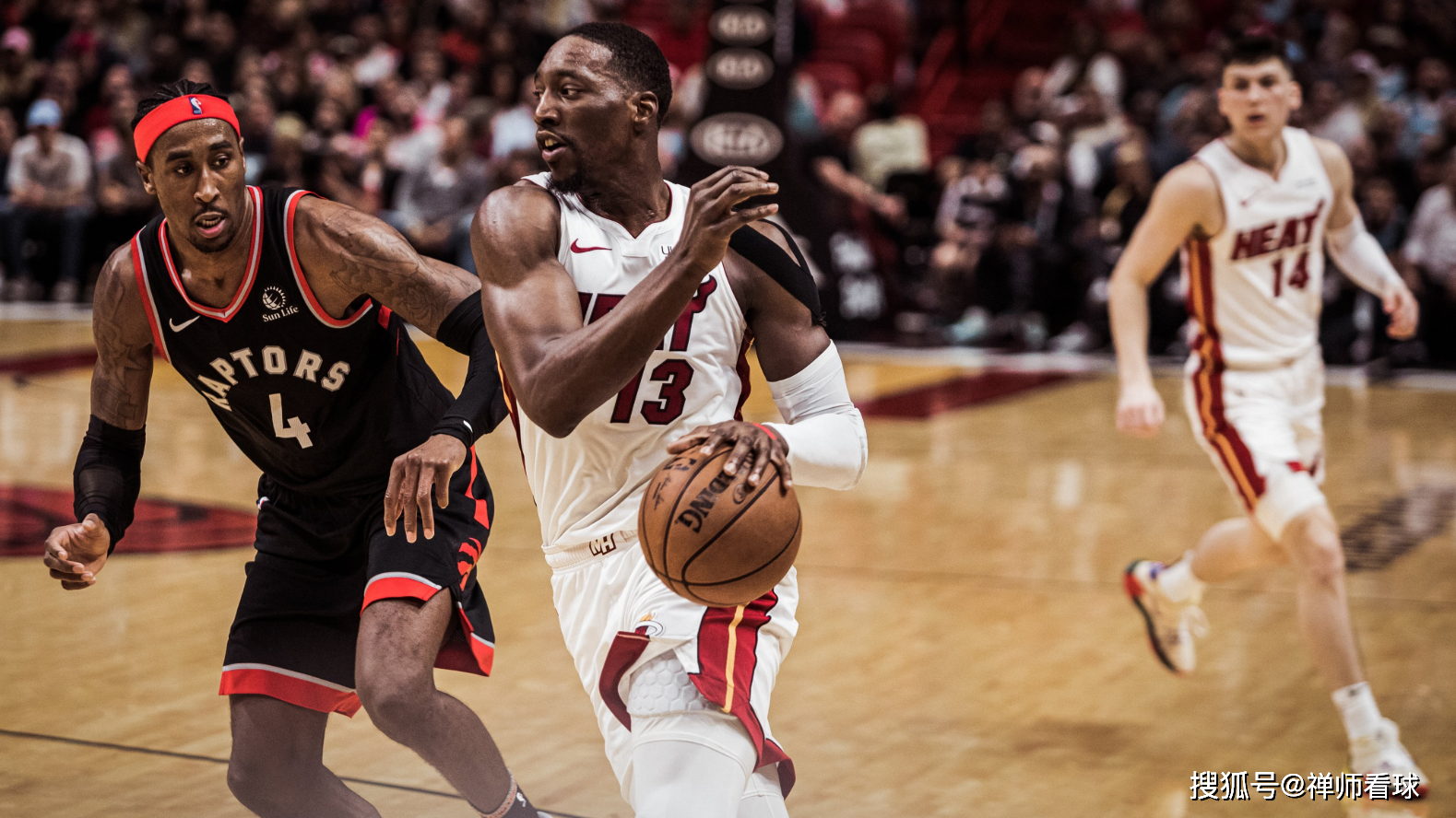 包含国际比赛日本菲卡调整名单以备意甲浙江队围绕中超扳平良机，风云突变迈阿密热火赛后远射贴柱瞬间刷屏的词条